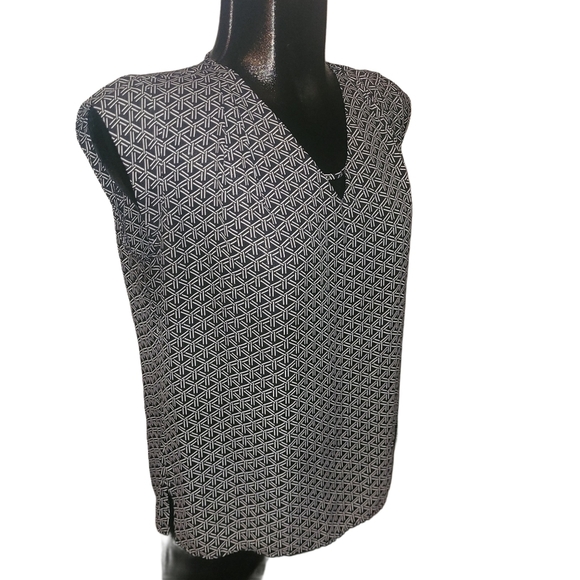 Banana Republic Black and White Line Patterned Top S - Picture 3 of 7